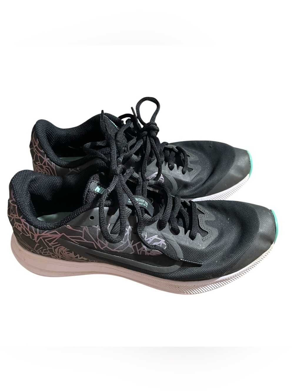 F7- Nike Women’s Black Athletic Sneakers with Mint Accents